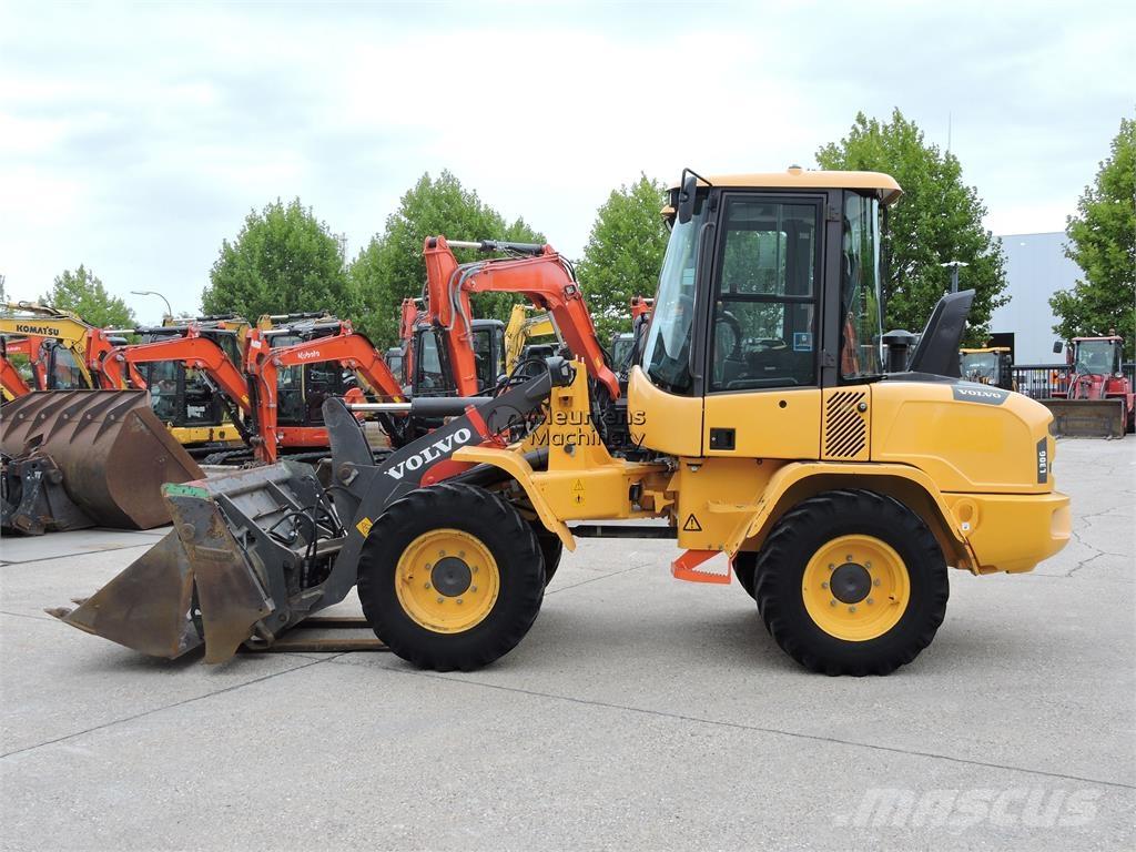 Volvo L30G + FORK Pás carregadoras de rodas
