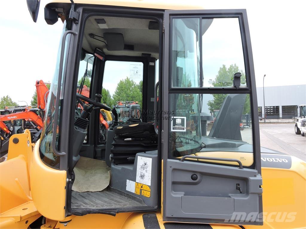 Volvo L30G + FORK Pás carregadoras de rodas