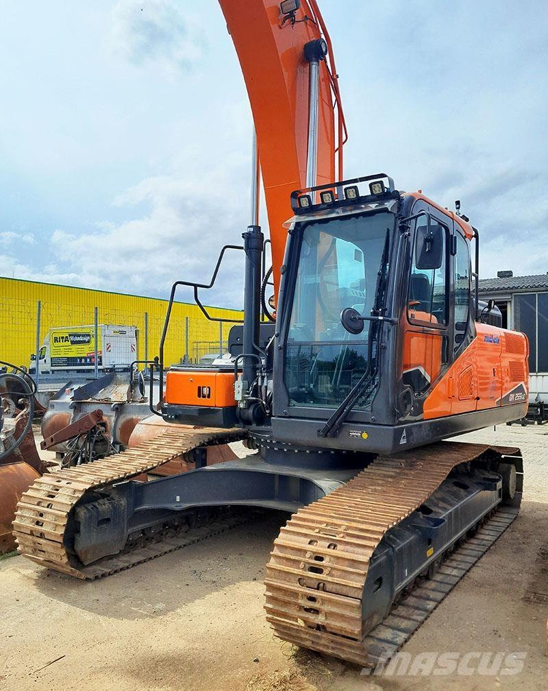 Develon DX 225 LC-7 Escavadoras de rastos