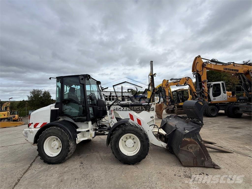 CAT 908 M Pás carregadoras de rodas