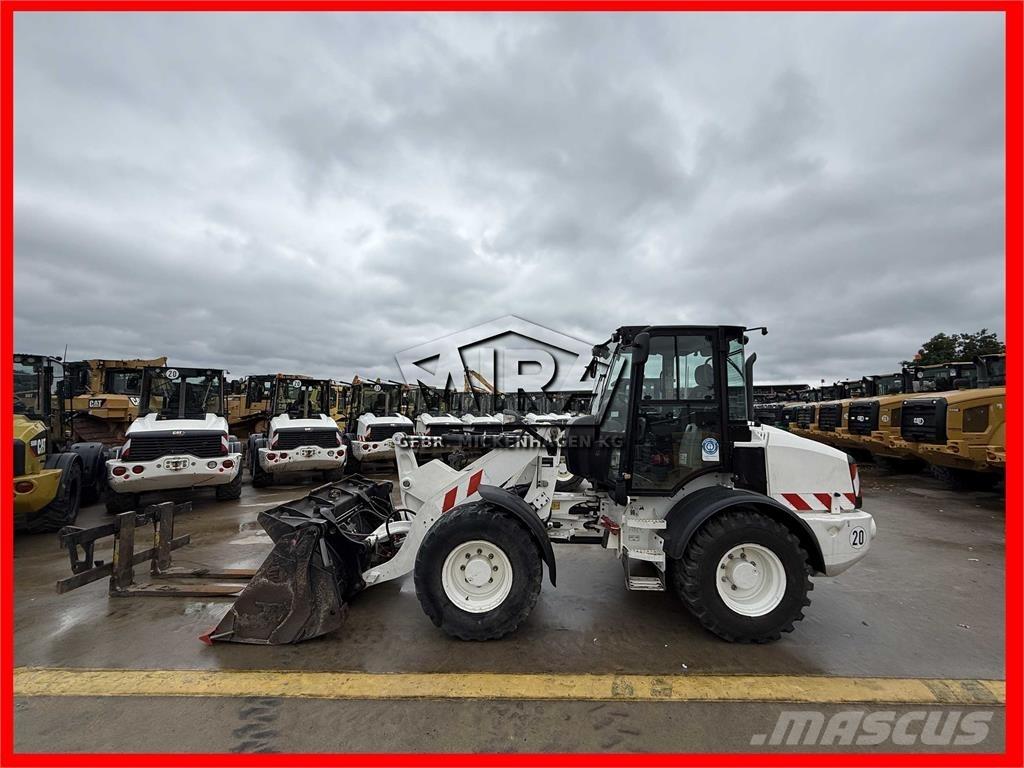 CAT 908M Pás carregadoras de rodas