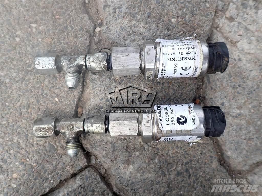 CAT 926 M/ Waage Cabines e interior máquinas construção
