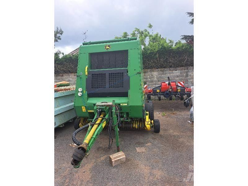 John Deere 592 Enfardadeira de rolos