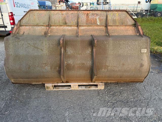  DIV. SCHAUFEL Pás carregadoras de rodas