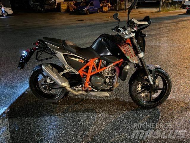 KTM 690 DUKE Outros Camiões