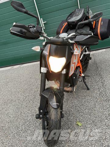 KTM 690 DUKE Outros Camiões