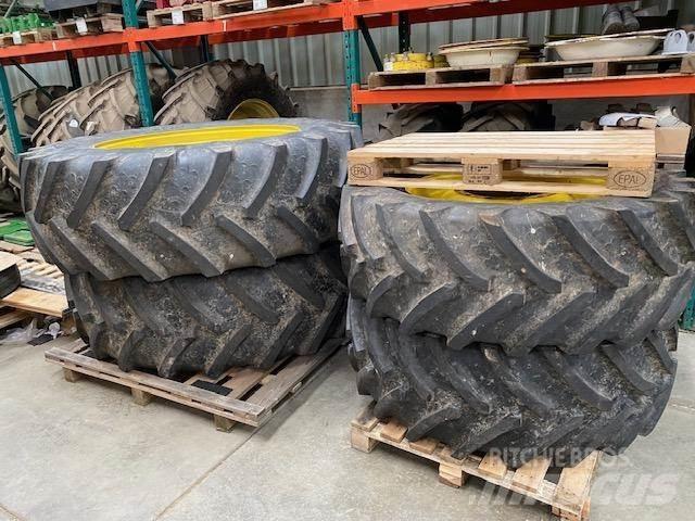 John Deere 7R Pneus Agrícolas