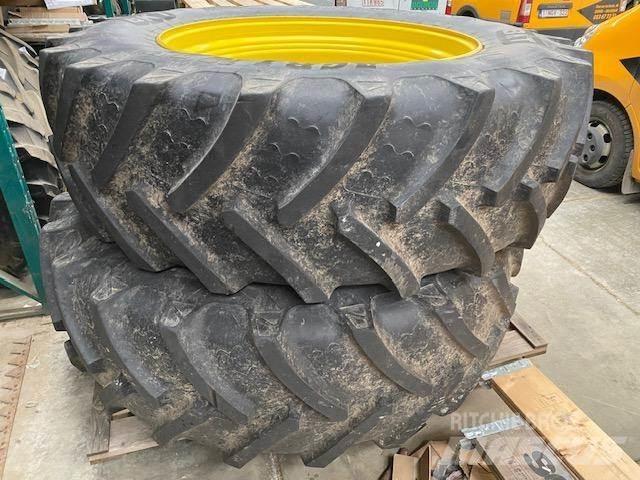 John Deere 7R Pneus Agrícolas