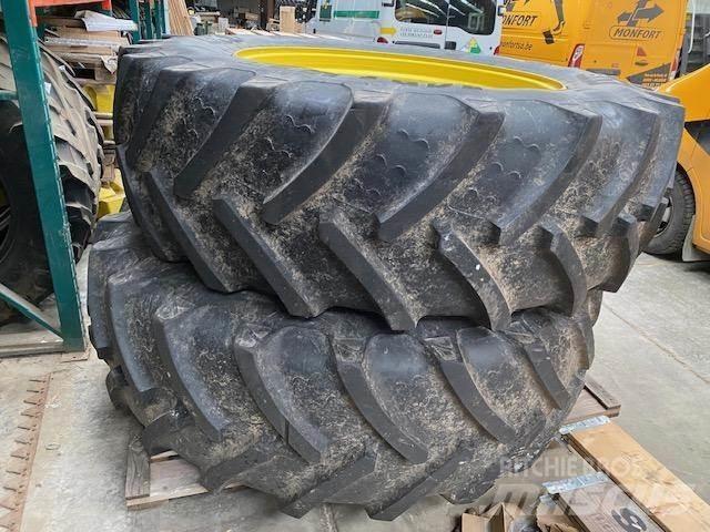 John Deere 7R Pneus Agrícolas