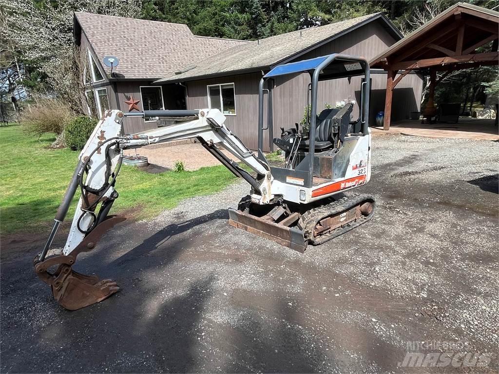 Bobcat 323 Escavadoras de rastos