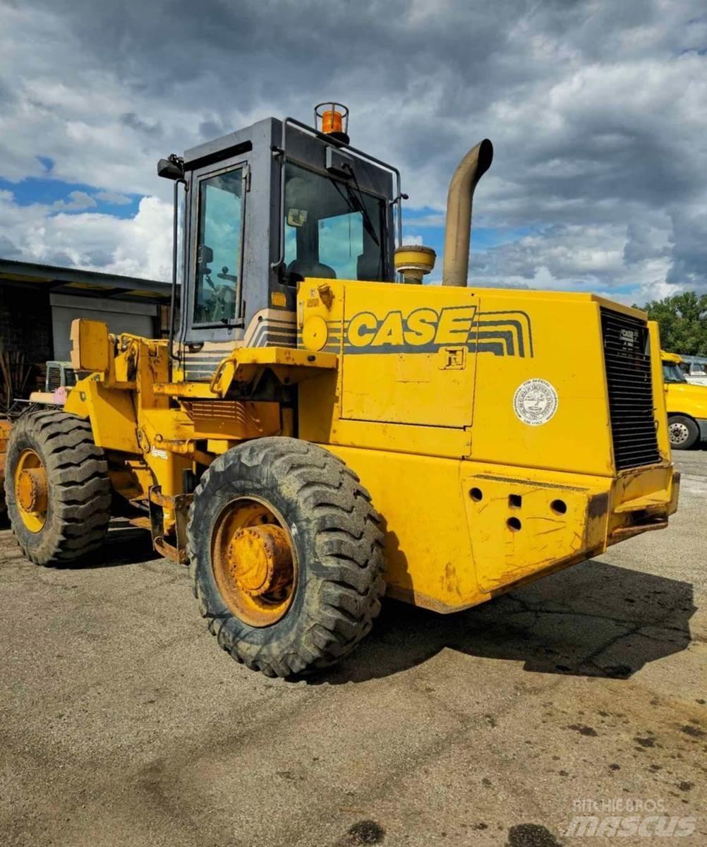 CASE 621B Pás carregadoras de rodas