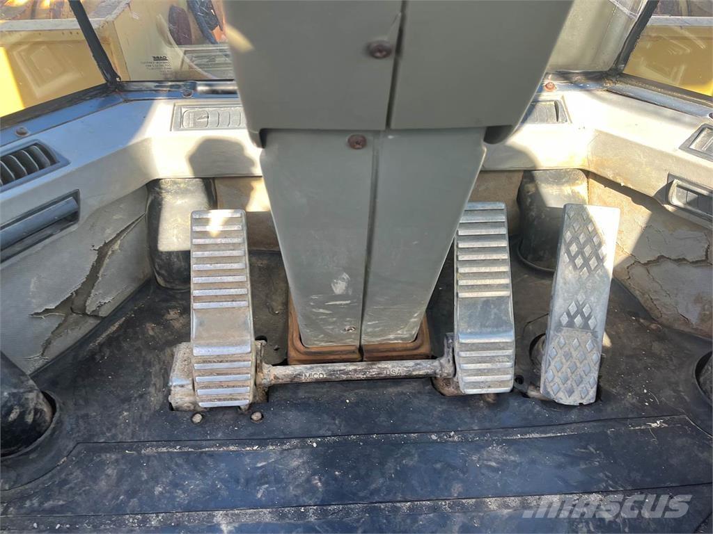 CASE 821C Pás carregadoras de rodas