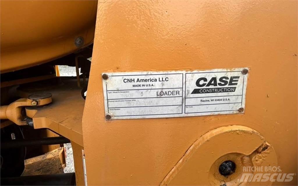 CASE 821F Pás carregadoras de rodas