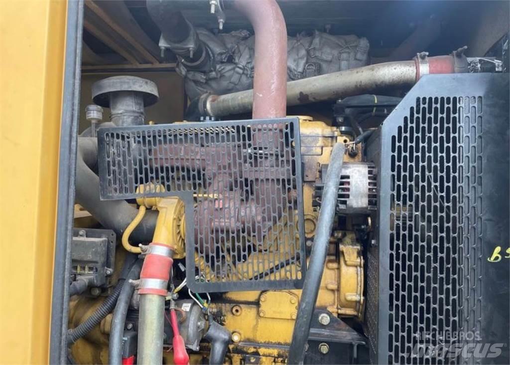 CAT 100 KW Geradores Diesel