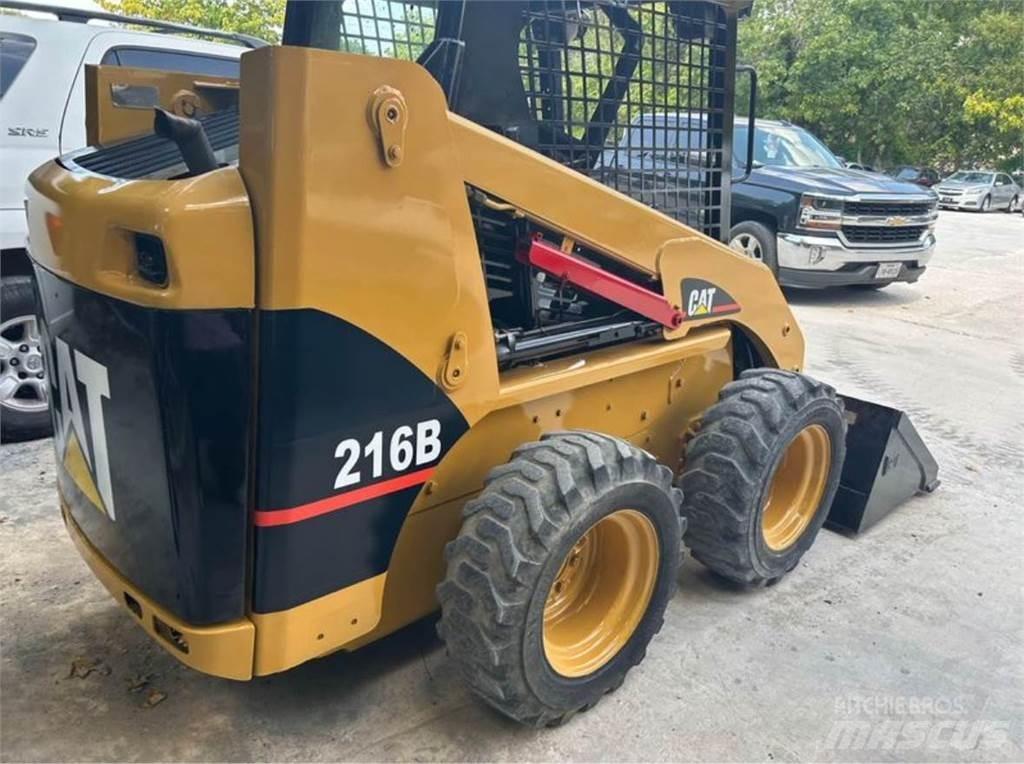 CAT 216B Carregadoras de direcção deslizante