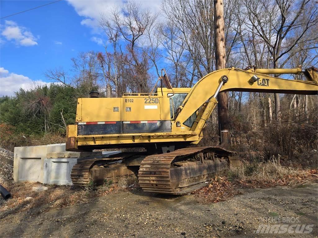 CAT 225D Escavadoras de rastos