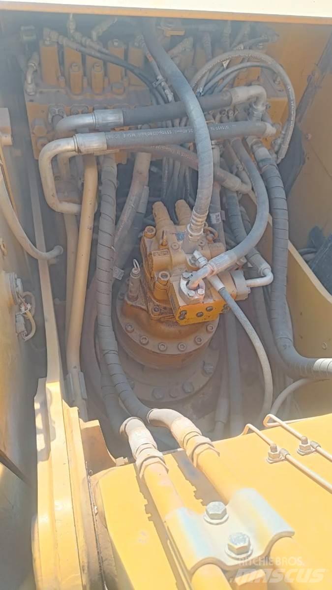 CAT 323D3 Escavadoras de rastos