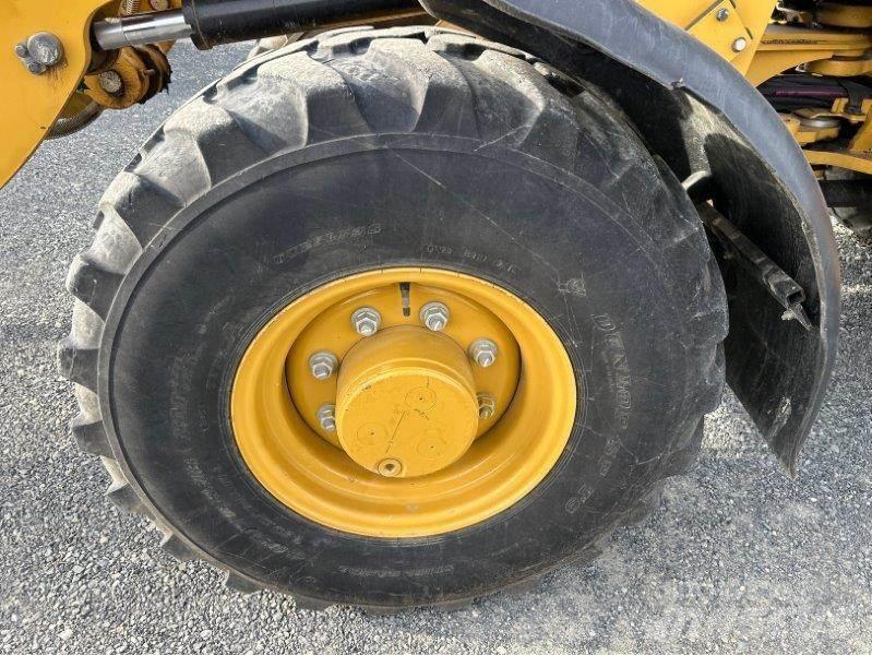 CAT 906M Pás carregadoras de rodas