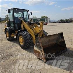 CAT 906M Pás carregadoras de rodas