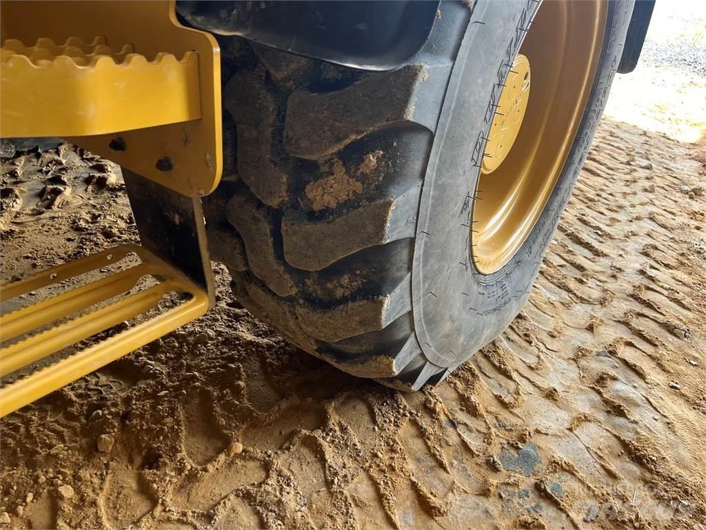CAT 908M Pás carregadoras de rodas