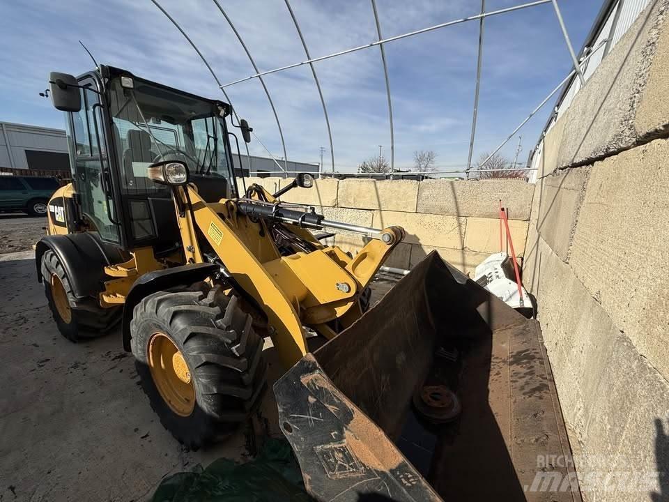 CAT 908M Pás carregadoras de rodas