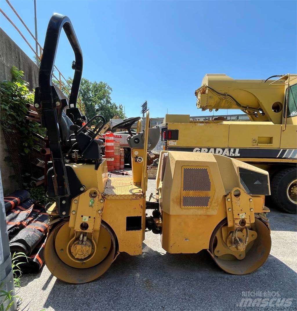 CAT CB22 Cilindros Compactadores monocilíndricos