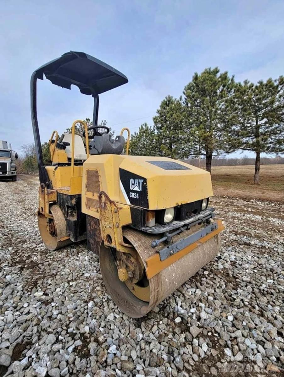 CAT CB24 Cilindros Compactadores monocilíndricos