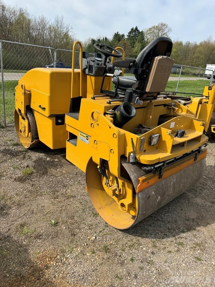 CAT CB34 Pavimentadoras de asfalto