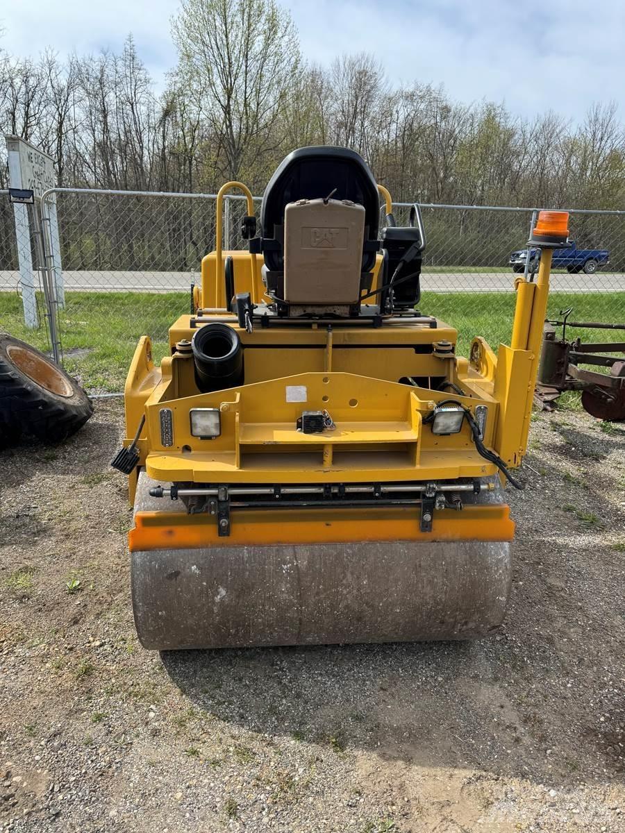CAT CB34 Pavimentadoras de asfalto