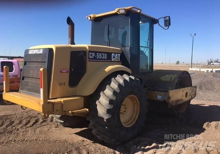 CAT CP563D Cilindros rebocados vibratórios