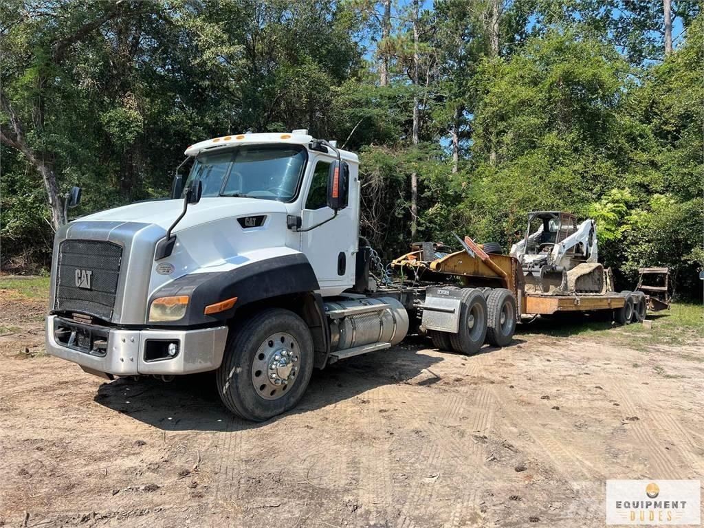 CAT CT660S Tractores (camiões)
