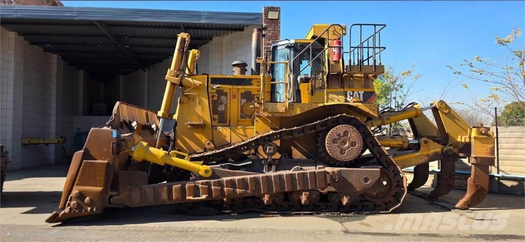 CAT D10T Dozers - Tratores rastos