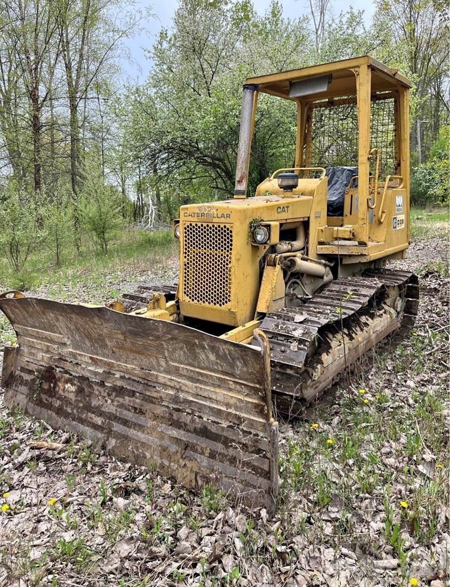 CAT D3B Dozers - Tratores rastos
