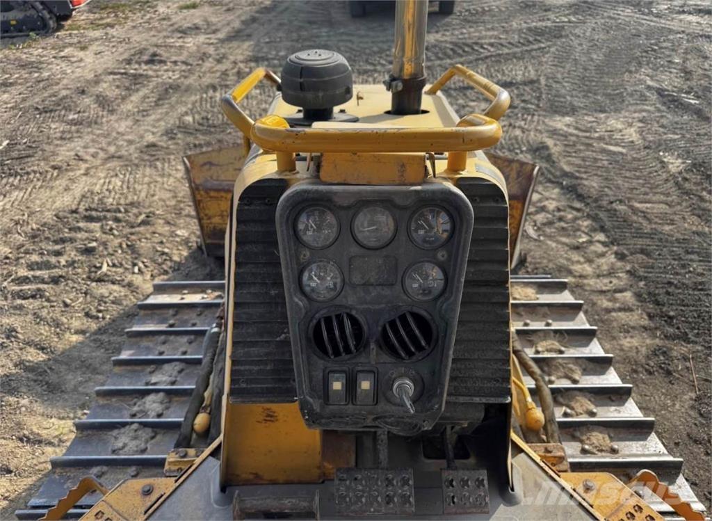 CAT D3G XL Dozers - Tratores rastos