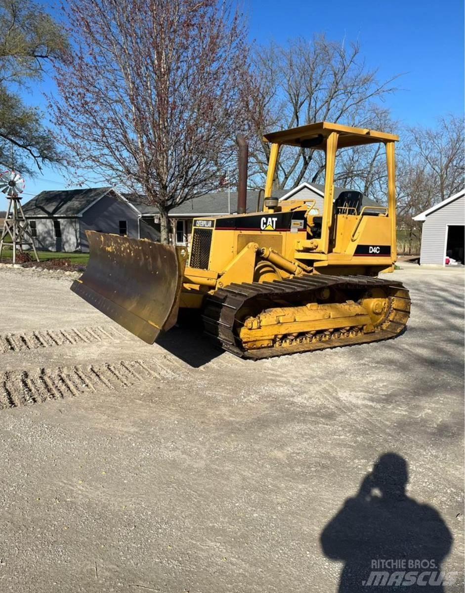 CAT D4C Dozers - Tratores rastos