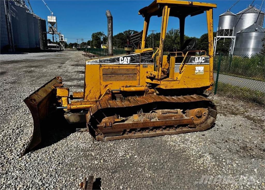 CAT D4C Dozers - Tratores rastos