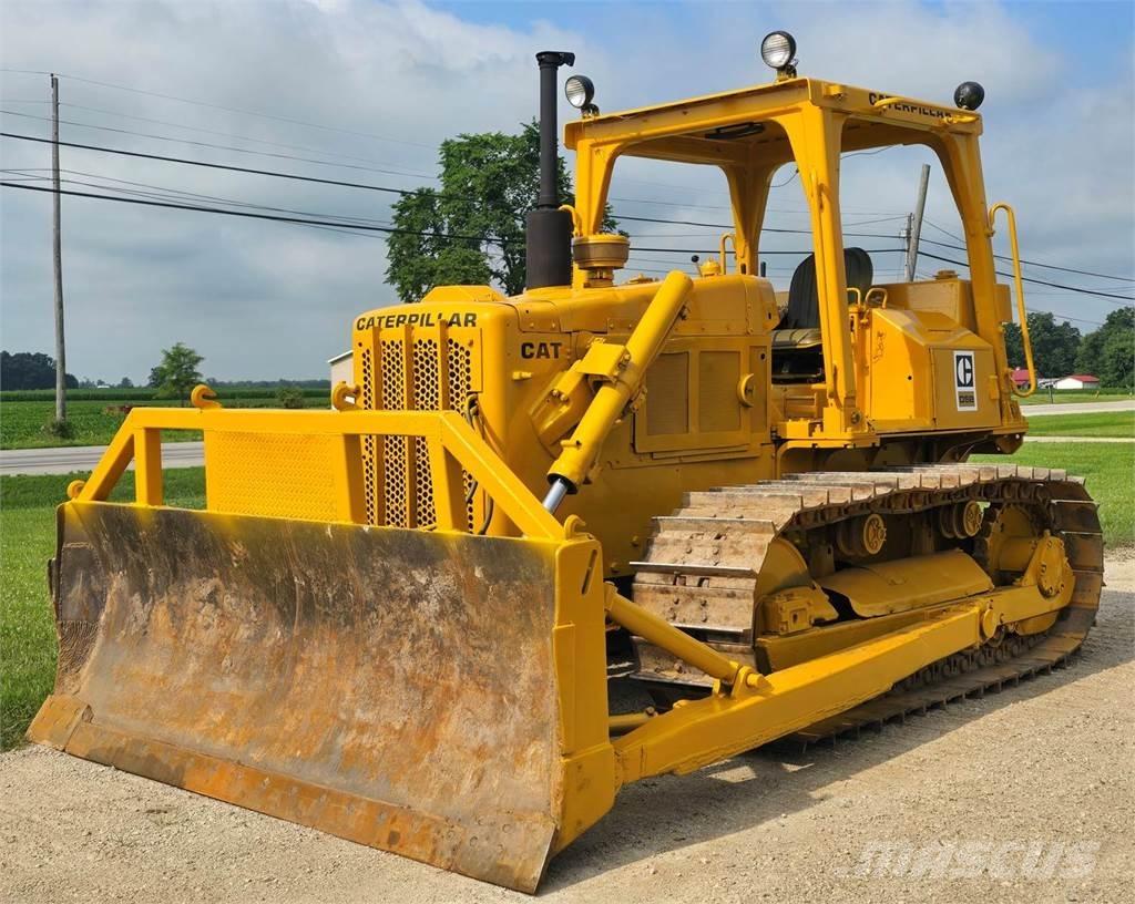CAT D5B Dozers - Tratores rastos
