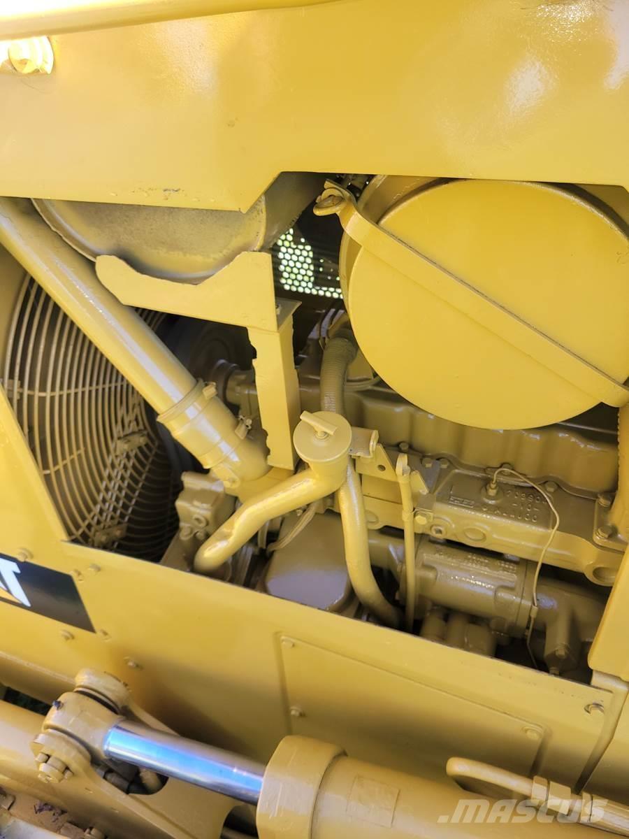 CAT D5H Dozers - Tratores rastos