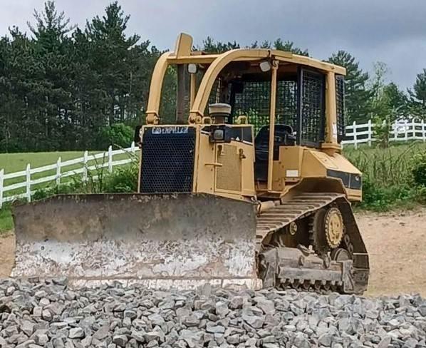 CAT D5M Dozers - Tratores rastos