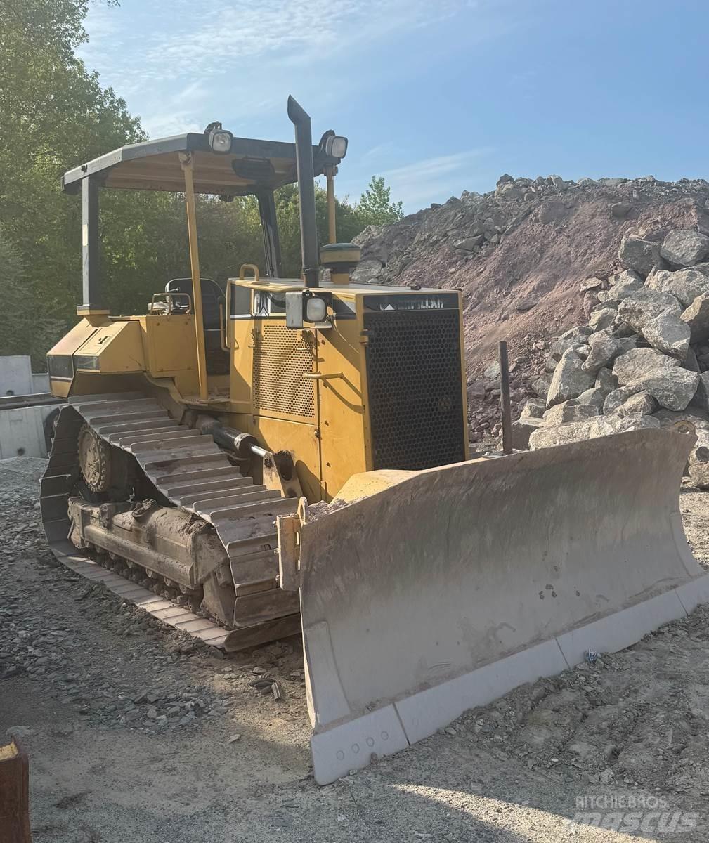 CAT D5M Dozers - Tratores rastos