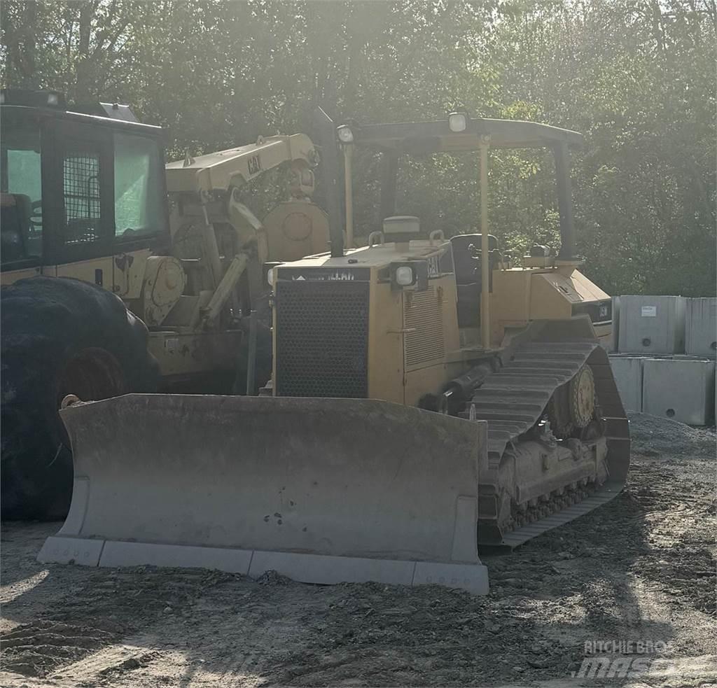CAT D5M Dozers - Tratores rastos