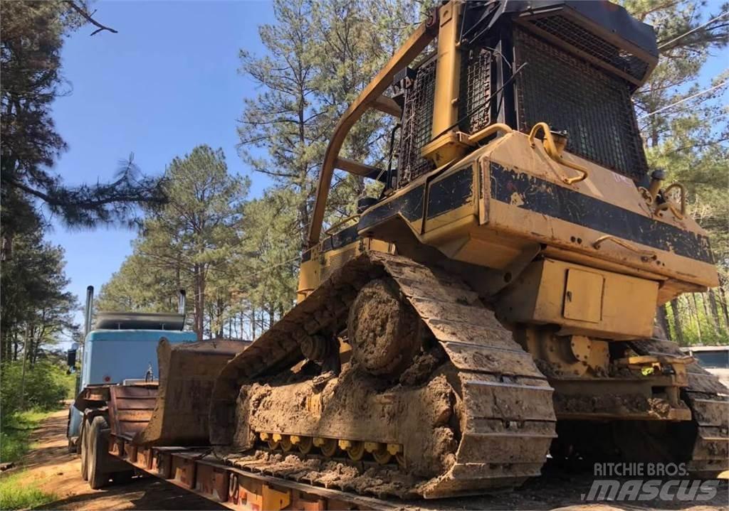 CAT D5M Dozers - Tratores rastos
