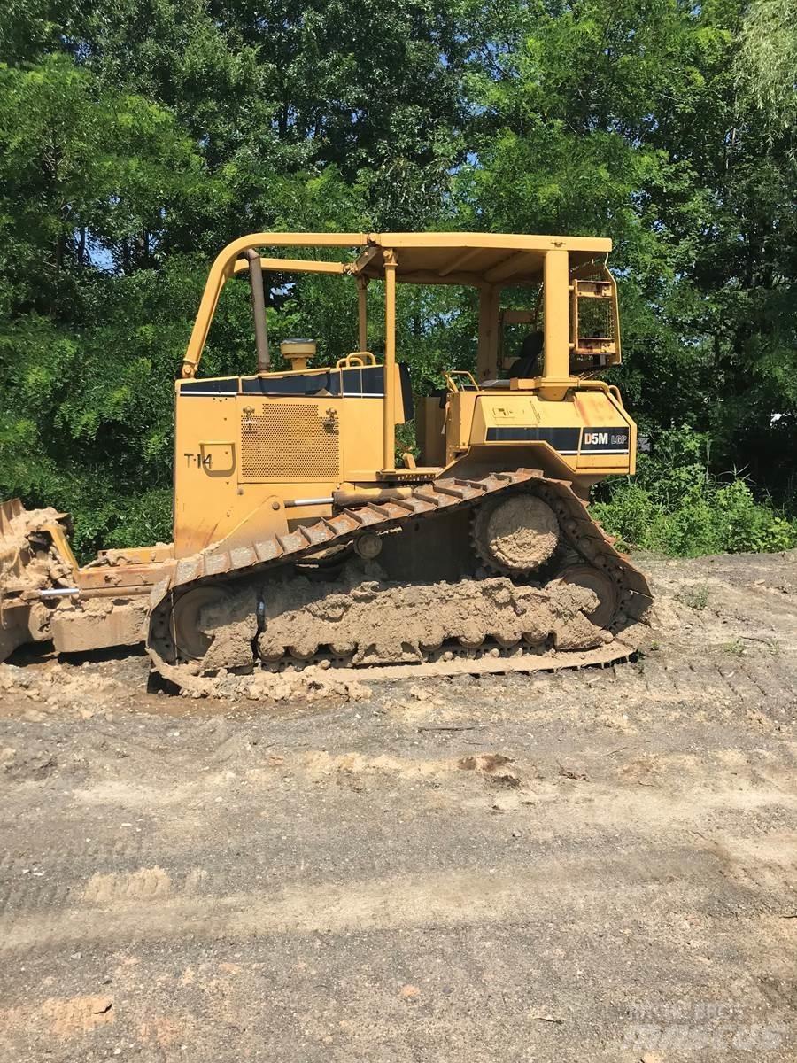 CAT D5M Dozers - Tratores rastos
