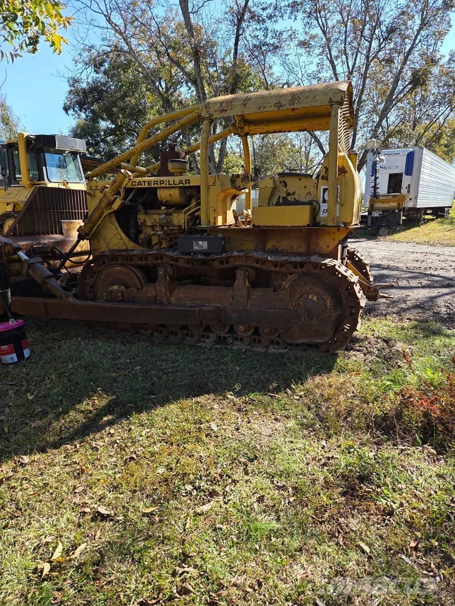 CAT D6C Dozers - Tratores rastos