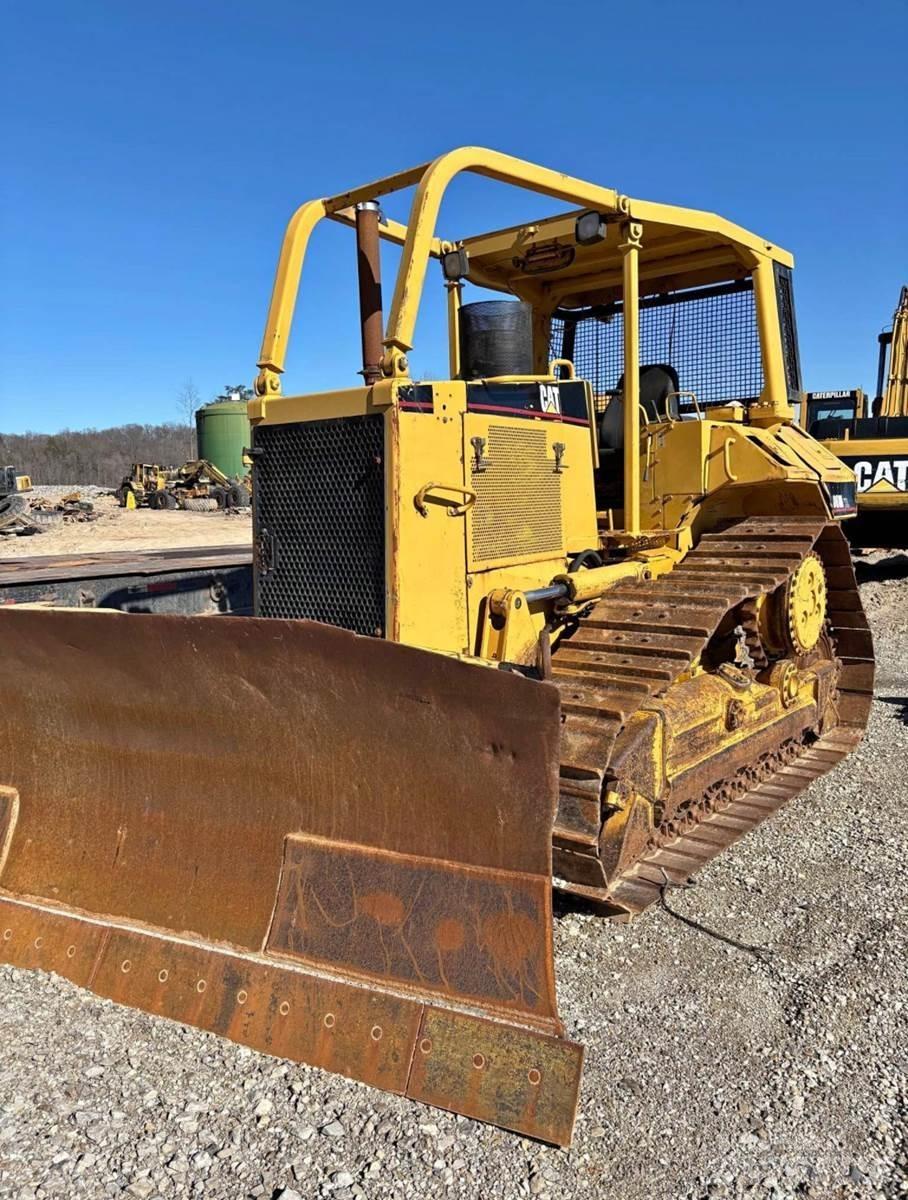 CAT D6M XL Dozers - Tratores rastos