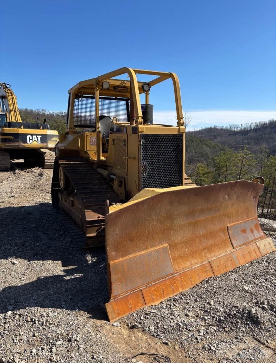 CAT D6M XL Dozers - Tratores rastos