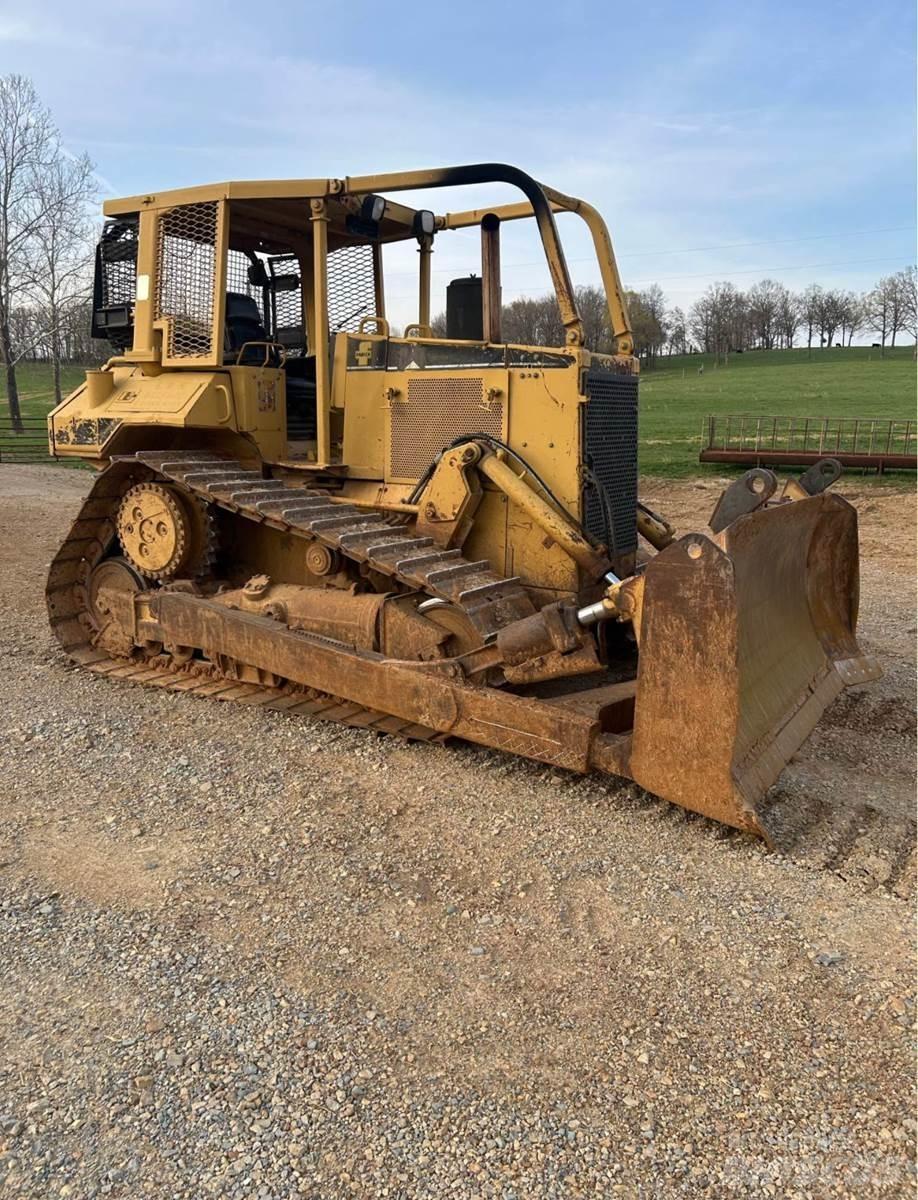 CAT D6M XL Dozers - Tratores rastos