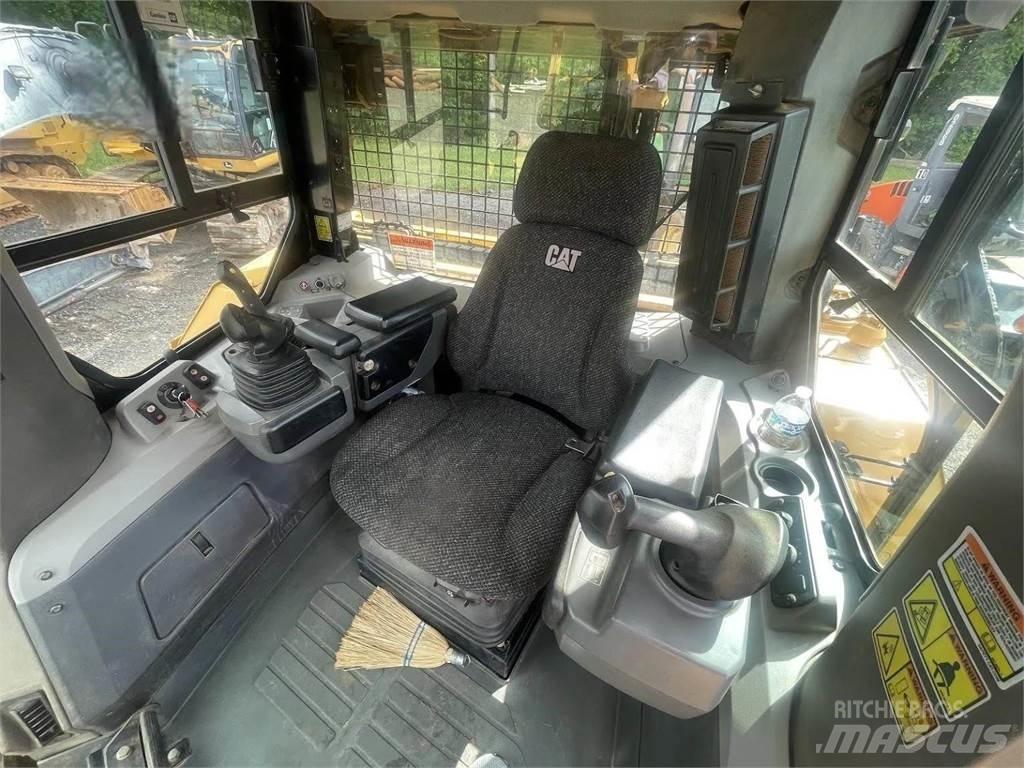 CAT D7E Dozers - Tratores rastos