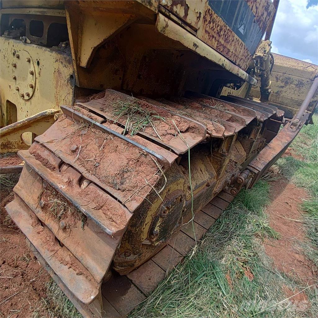 CAT D7E Dozers - Tratores rastos