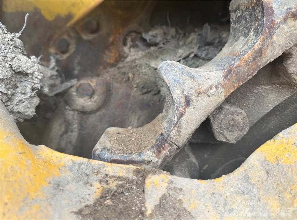 CAT D85E Dozers - Tratores rastos